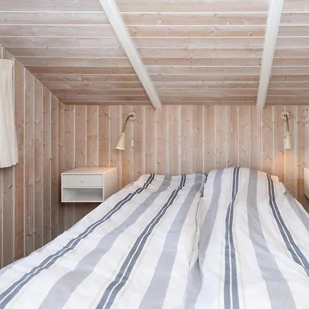 Holiday home Three-bedroom In Sjolund 1 *