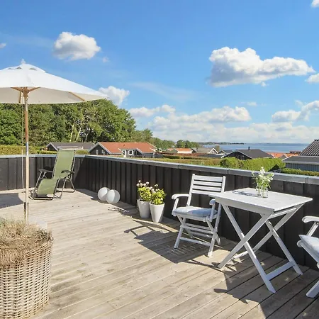 Holiday home Three-bedroom In Sjolund 1 Hejls