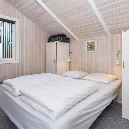 Holiday home Three-bedroom In Sjolund 1