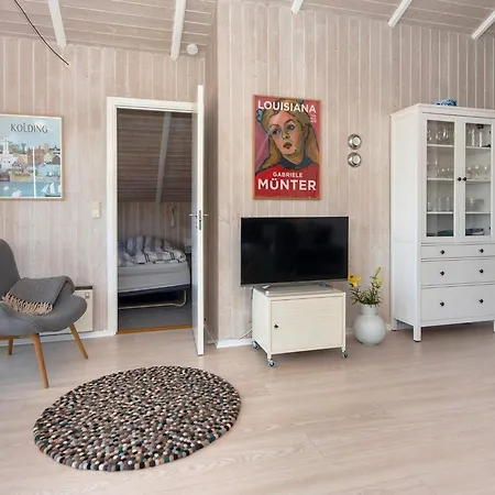 Three-bedroom In Sjolund 1 *